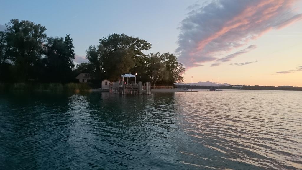 Peterlhaus Hotel Frauenchiemsee Bagian luar foto