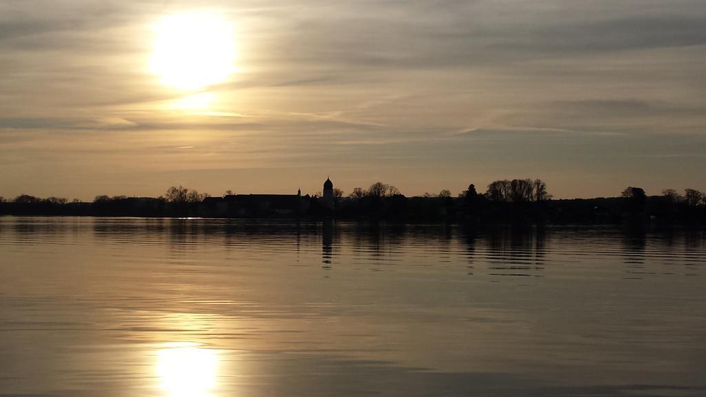 Peterlhaus Hotel Frauenchiemsee Bagian luar foto