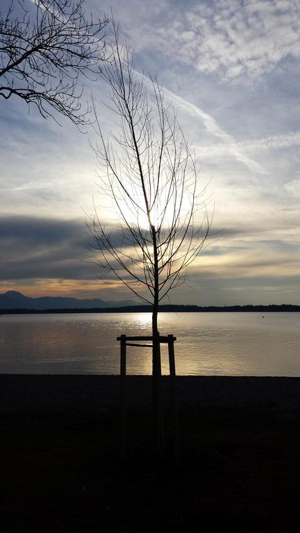 Peterlhaus Hotel Frauenchiemsee Bagian luar foto